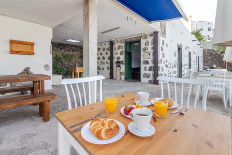 Patio, Dining area