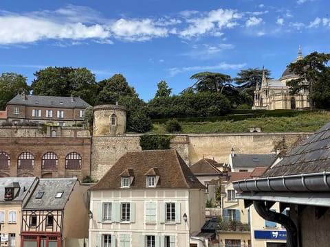 Nearby landmark, Neighbourhood, City view, Landmark view