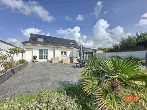 Property building, Garden, Garden view