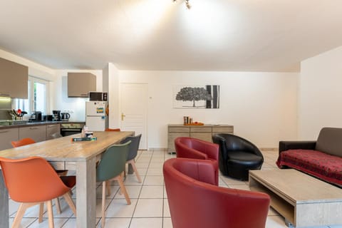 Appt Alba 6-8 pers plein centre Apartment in Les Allues