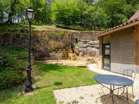 Gîte de Charme avec Piscine Chauffée et Accessibilité, Proche des Sites Touristiques du Périgord Noir - FR-1-616-381 House in Montignac