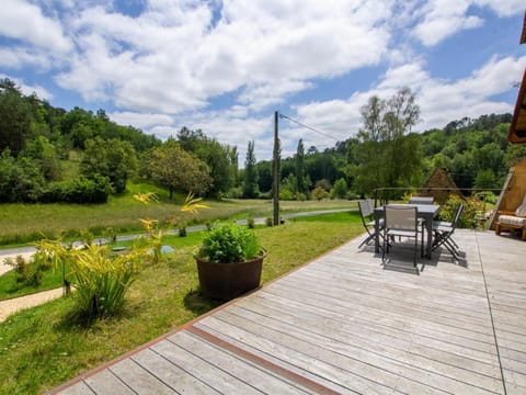 Gîte de Charme avec Piscine Chauffée et Accessibilité, Proche des Sites Touristiques du Périgord Noir - FR-1-616-381 House in Montignac