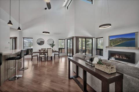 Lx40 Tahoe Mountain view new build House in Round Hill Village