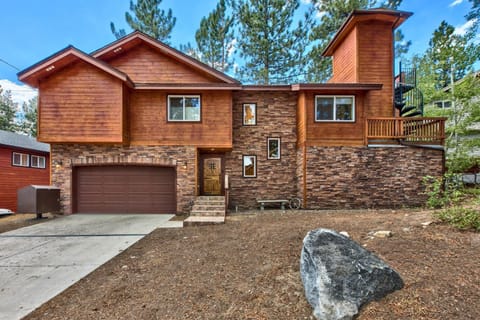 Lake Views and Mountain Luxury Lx66 House in Zephyr Cove