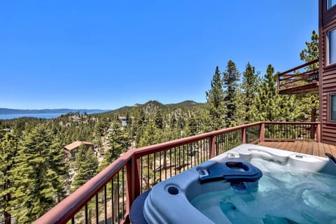 Mv62 lakeview condo with hot tub House in Kingsbury