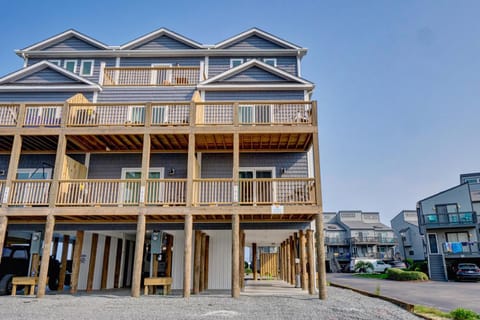 Angel Waves by Sea Scape Properties House in North Topsail Beach