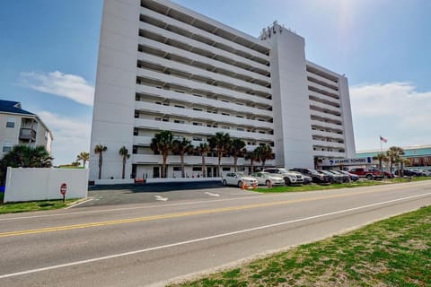 Atlantic Towers 1007 by Sea Scape Properties Casa in Kure Beach