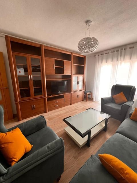 Communal lounge/ TV room, TV and multimedia, Kitchen or kitchenette, Living room, Seating area, Evening entertainment, wardrobe