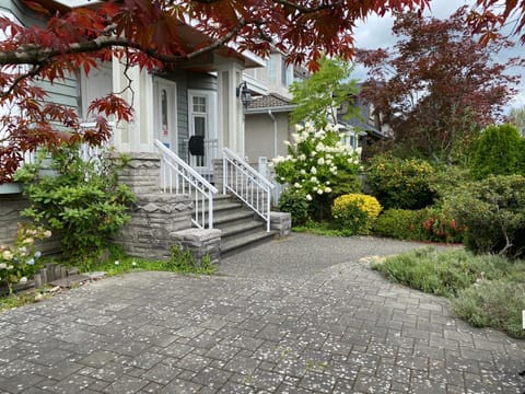 Queen Elizabeth House - Vancouver Hotel in Vancouver