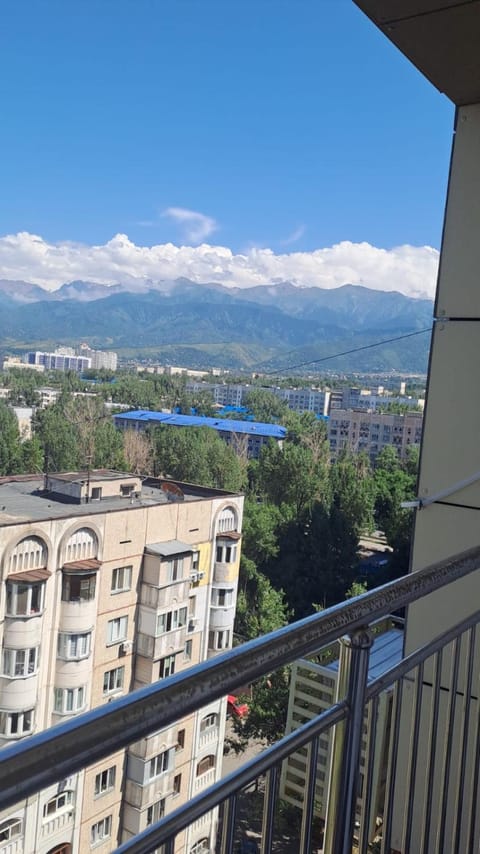 Апартаменты для большой семьи возле Меги Apartment in Almaty