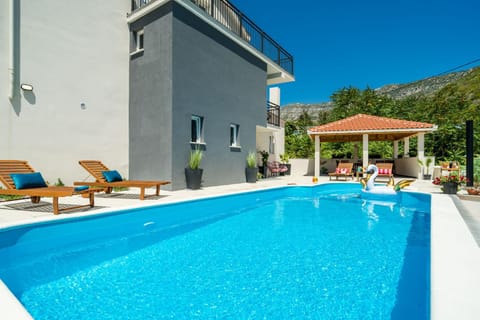 Property building, Swimming pool