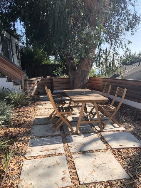 Serene and beautiful hillside retreat Apartamento in Eagle Rock