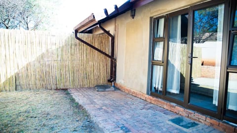 West Cottage Bed and Breakfast in Roodepoort