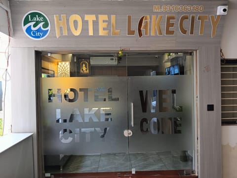 Hotel Lake City Hotel in Gandhinagar