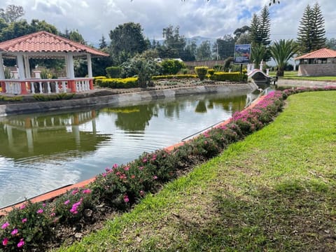 Finca Shalom Retiros - Camping y eventos al aire libre Luxury tent in Quito