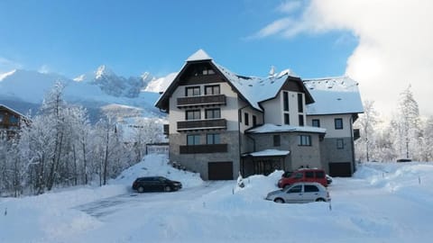 Facade/entrance, Winter