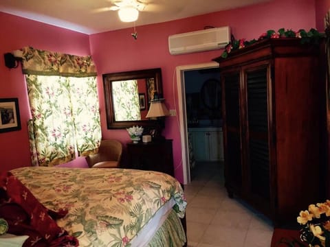 Photo of the whole room, Bedroom, air conditioner