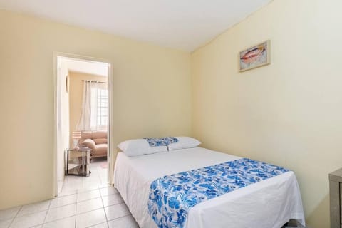 The Pearl I Near US Embassy, Stadium, 3Br 2Ba townhouse Apartment in Kingston