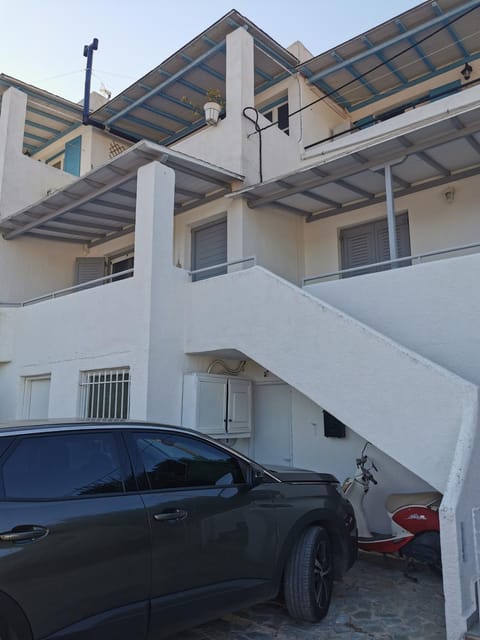 Balcony/Terrace, Parking