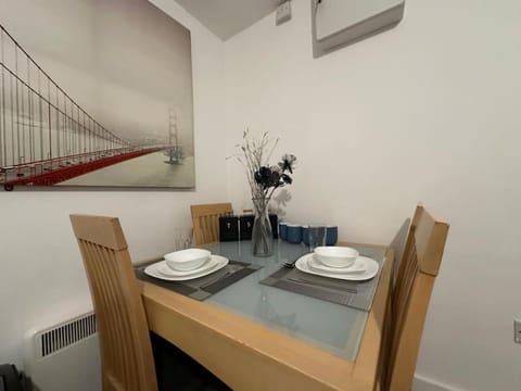 Sapphire Suite Apartment in Bedford