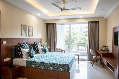 RedLeaf Golf course Bed and Breakfast in Gurugram