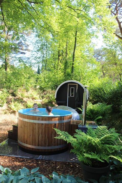 Garden, Hot Tub, Hot Tub, Garden view