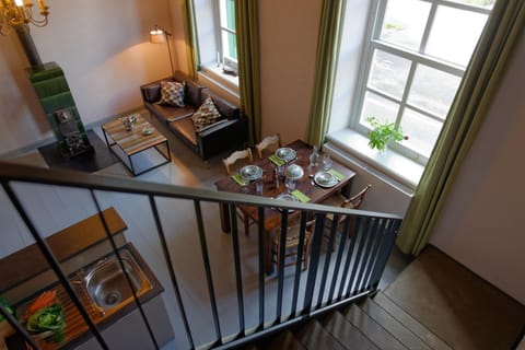 Living room, Photo of the whole room, Seating area, Dining area, Inner courtyard view, oven