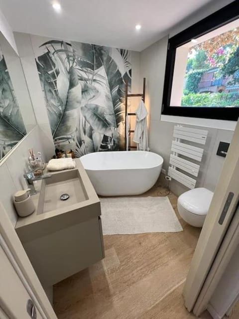 Toilet, Bathroom, Bath