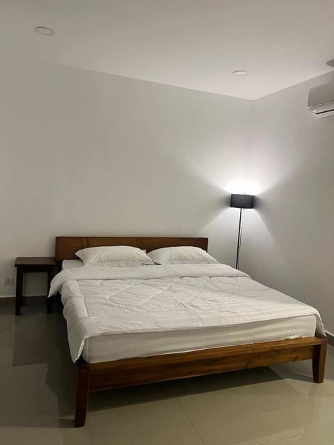 Bed, Photo of the whole room, Bedroom, air conditioner