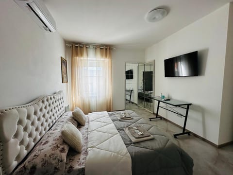 TV and multimedia, Bedroom, air conditioner