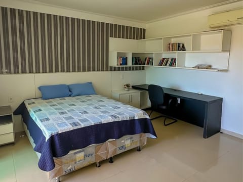 Bed, Library, Photo of the whole room, Bedroom, wardrobe