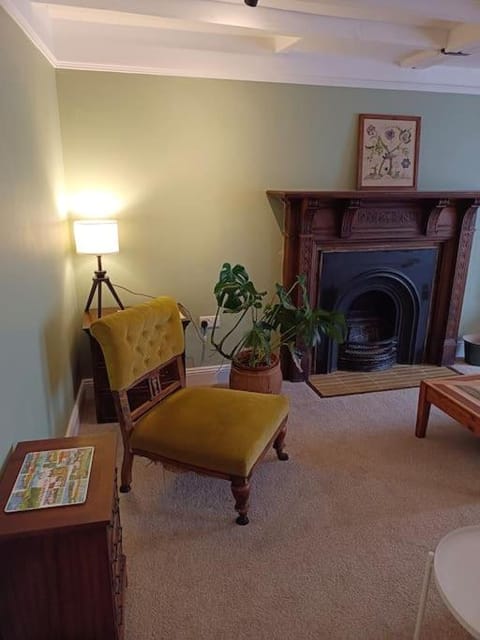 The Secret Orchard Apartment in Kirkcaldy