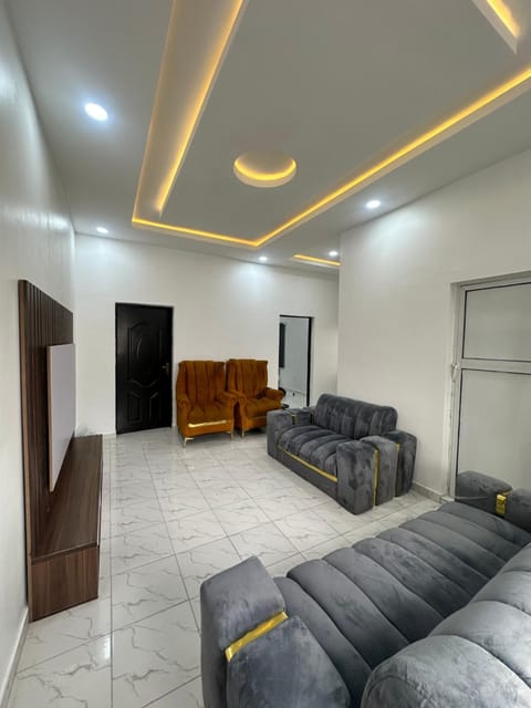 Lavish 2Bedroom flat in ogudu by Magnanimous apt Apartment in Lagos