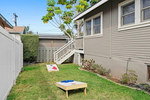 Endless Summer Beach Cottage- In The Heart of OB House in Ocean Beach