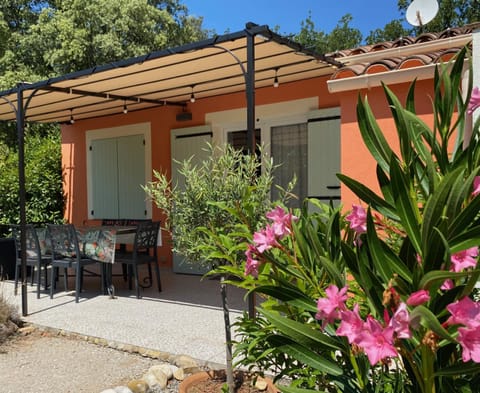 Le Petit Paradis Provençal Apartment in French Riviera