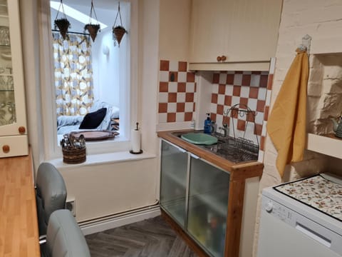 Charming Lincoln Cottage Family & Pet-Friendly House in Lincoln