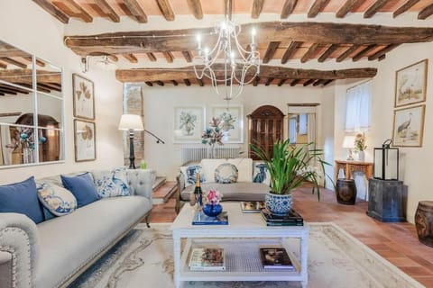 Dimora delle Camelie, a traditional stylish house Villa in Capannori