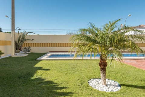 Chalet Silvia House in Chiclana de la Frontera