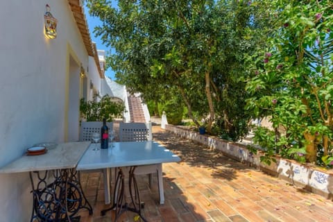 Patio, Garden, Dining area