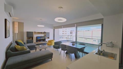 Communal lounge/ TV room, Living room