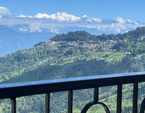 Balcony/Terrace, Mountain view