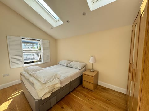 Delightful 3BD Terrace House Near London Bridge Apartment in London Borough of Southwark