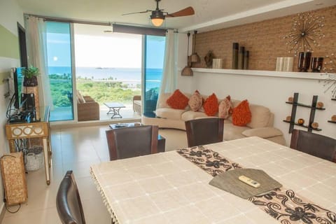 Beach Side Escape-Playa Blanca Apartment in Rio Hato