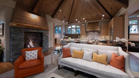 Cloudcatcher Peak Penthouse House in Lionshead Village Vail