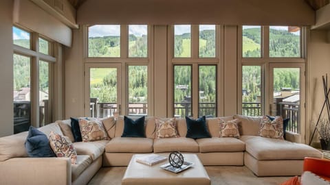 Cloudcatcher Peak Penthouse House in Lionshead Village Vail