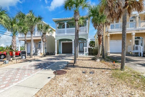 Seaside Serenity House in Lower Grand Lagoon