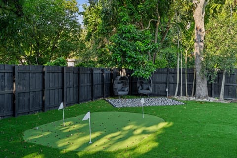 Day, Natural landscape, Garden, Garden, Golfcourse, Golfcourse, Minigolf, Minigolf, Garden view