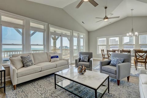 Beachfront Memories by Sea Scape Properties House in North Topsail Beach