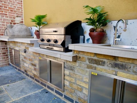 BBQ facilities, Kitchen or kitchenette