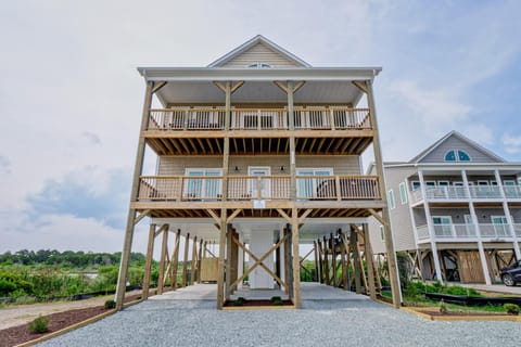 Bluewater Villa by Sea Scape Properties House in North Topsail Beach